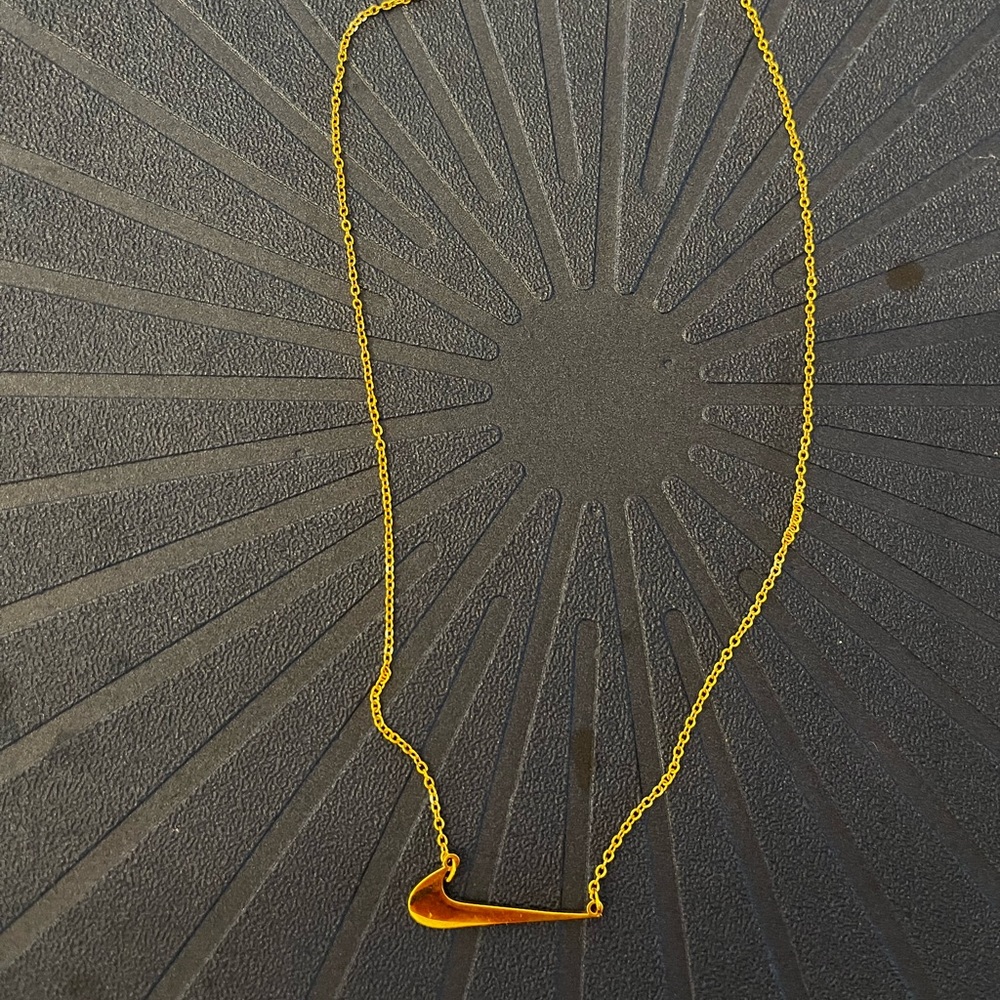 Nike Necklace Gold 19 Inch